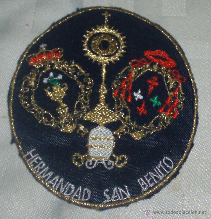 Antiquit&eacute;s: parche de tela de la hermandad de San Benito de Sevilla