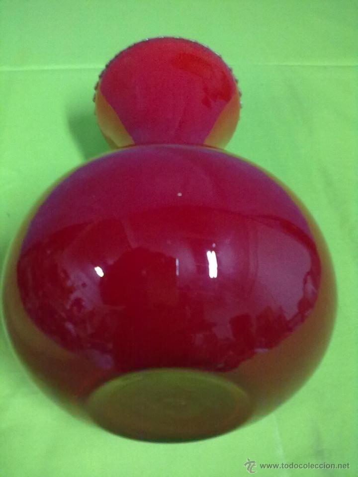 Antig&uuml;edades: JARRON FLORERO CRISTAL SOPLADO GRANATE. - Foto 4
