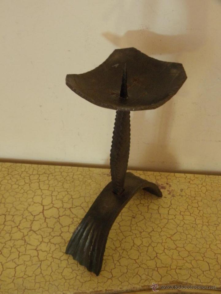 Antig&uuml;edades: Candelabro de forja negro n3 - Foto 2