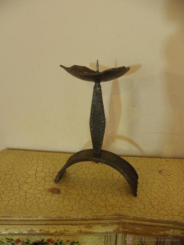Antig&uuml;edades: Candelabro de forja negro n3 - Foto 4