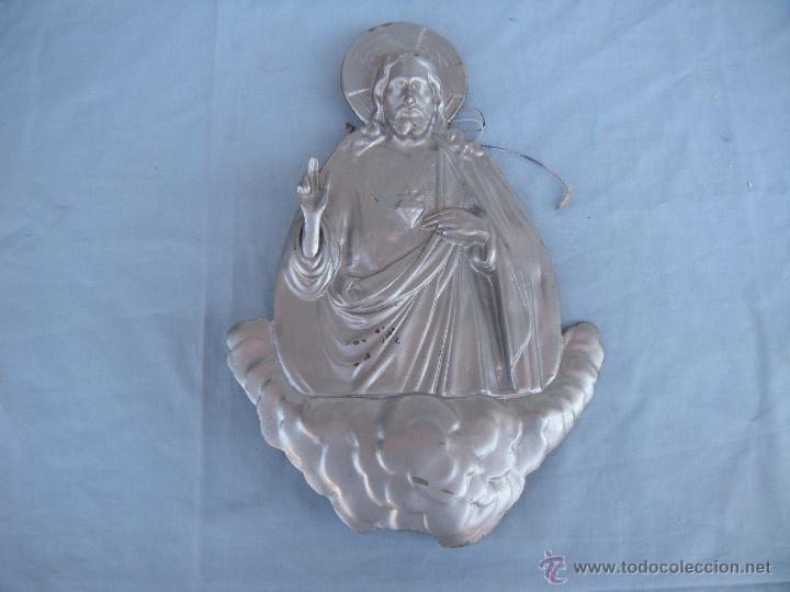 Antig&uuml;edades: ANTIGUO RELIEVE MET&Aacute;LICO CORAZ&Oacute;N DE JES&Uacute;S - Foto 1