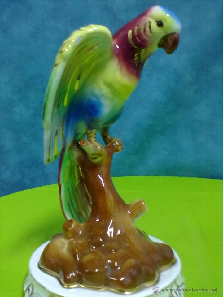 Antig&uuml;edades: COLORIDO LORO PORCELANA - Foto 2
