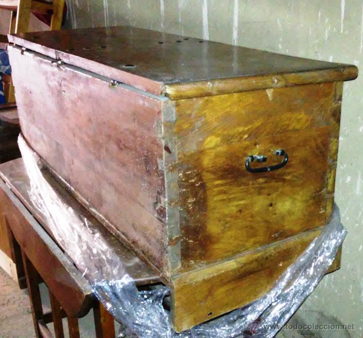 Antig&uuml;edades: Arca antigua de madera de nogal blanco - Foto 5