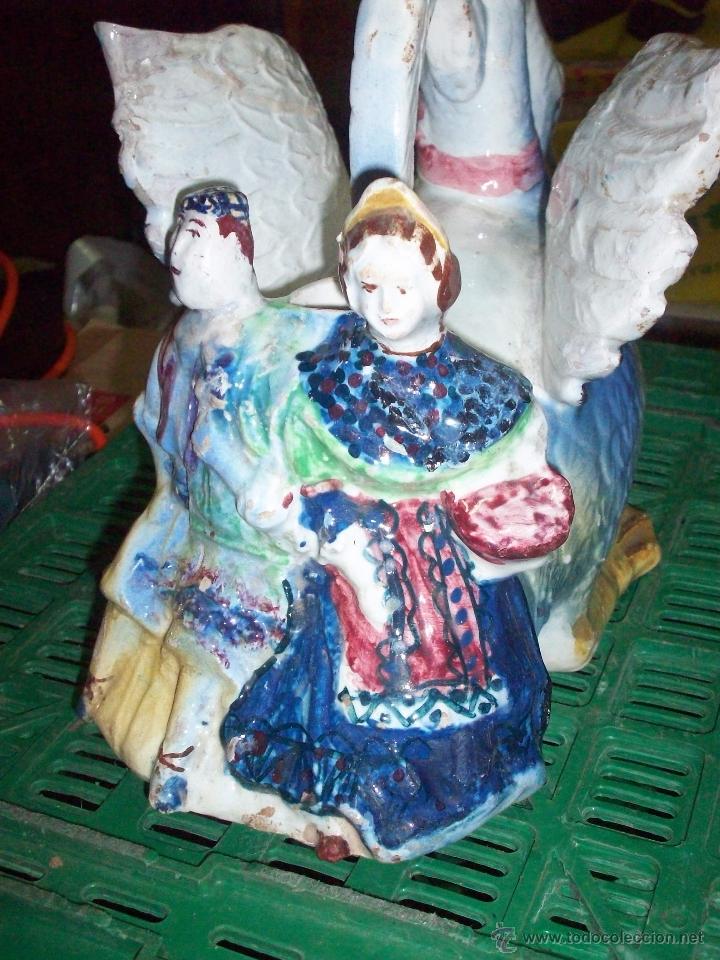 Antig&uuml;edades: BOTIJO RECUERDO DE VALENCIA CON CISNE Y FALLEROS - Foto 6