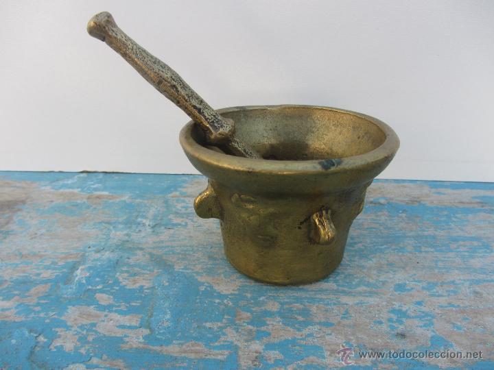 Antig&uuml;edades: MUY ANTIGUO ALMIREZ O MORTERO EN BRONCE - MEDIDAS 5,5 CM DE ALTO, Y 8 CM DE DIAMETRO EN LA PARTE SUP