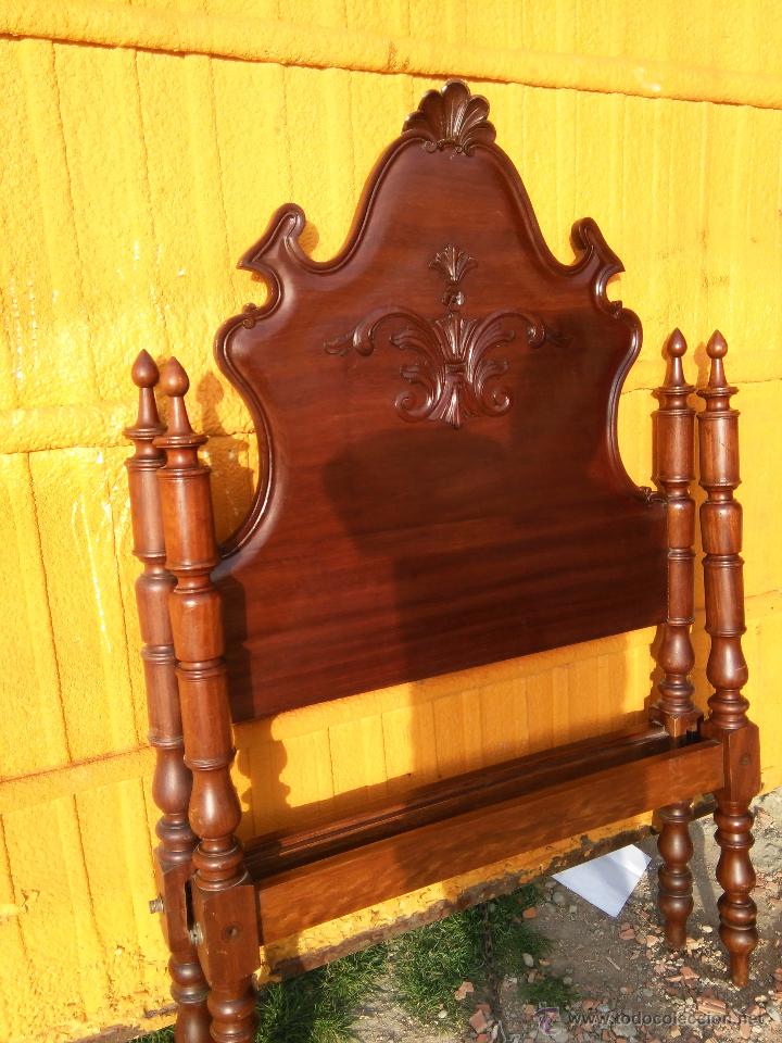 Antig&uuml;edades: Cama de madera maciza 1&acute;05 m - Foto 3