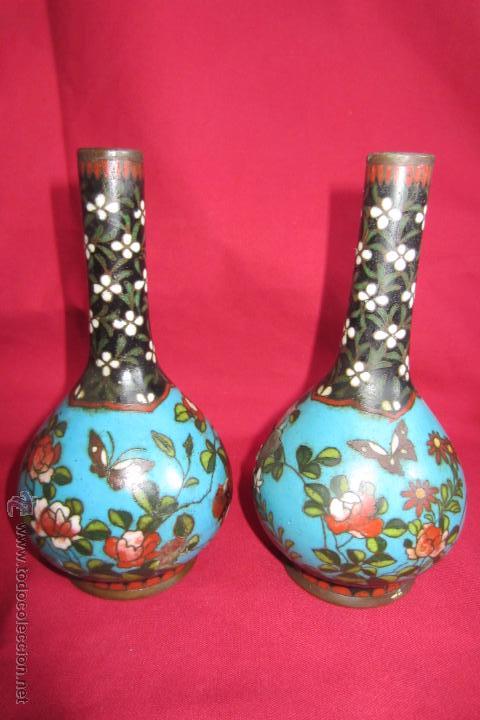 Antig&uuml;edades: PAREJA DE JARRONES CLOISONN&Eacute; - Foto 1