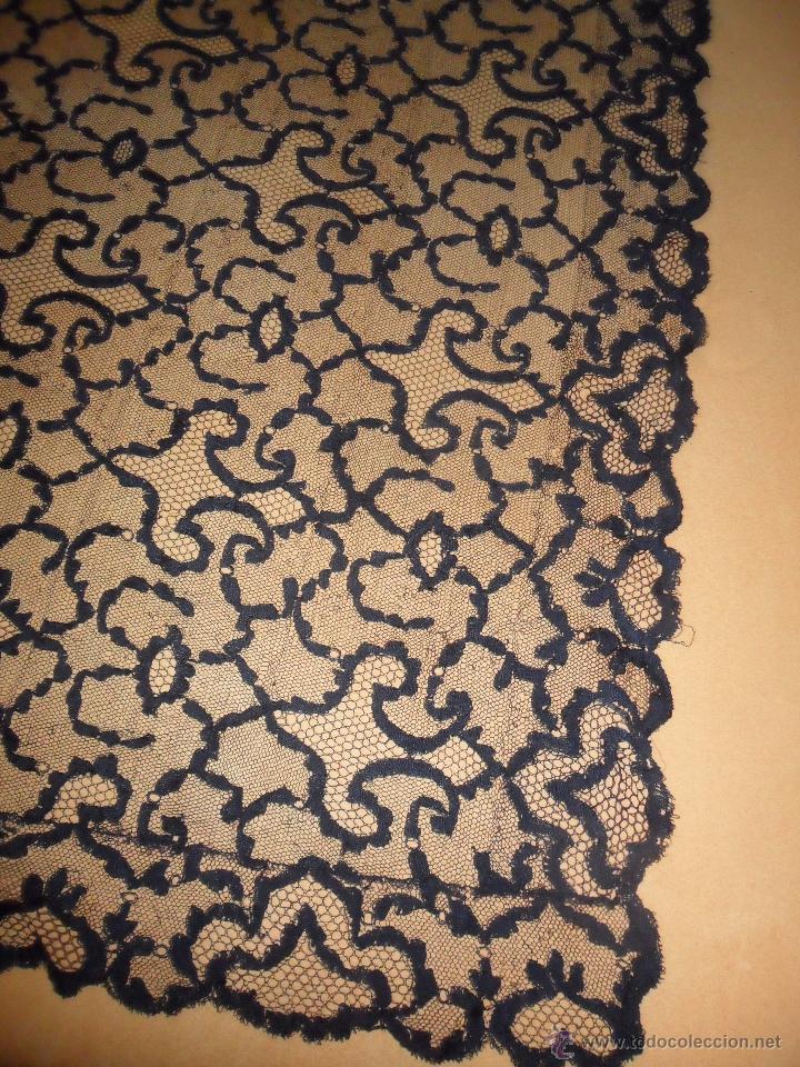Antig&uuml;edades: Antigua mantilla bordada - Foto 12
