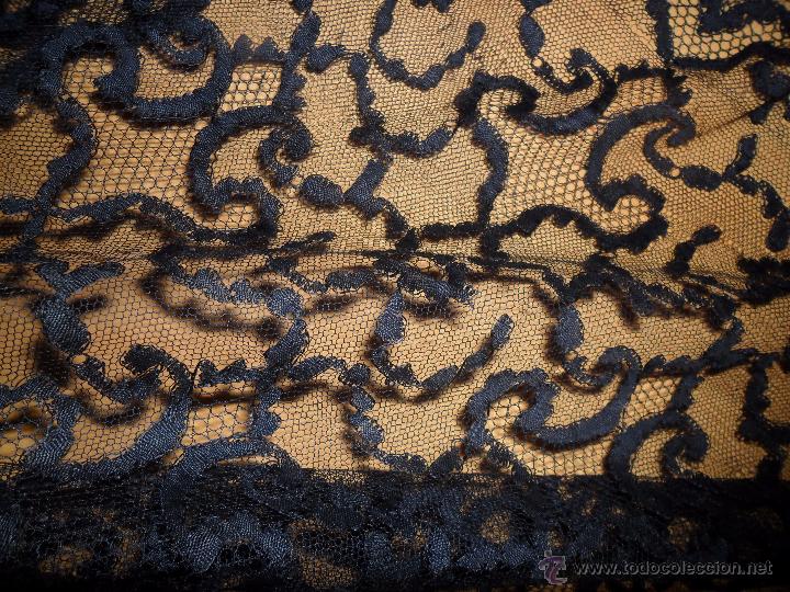 Antig&uuml;edades: Antigua mantilla bordada - Foto 7