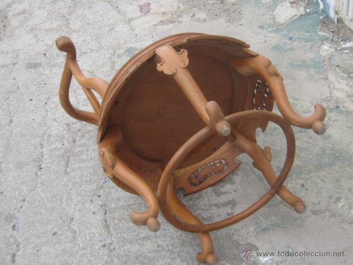Antig&uuml;edades: SILLON EN MADERA TALLADA - Foto 5