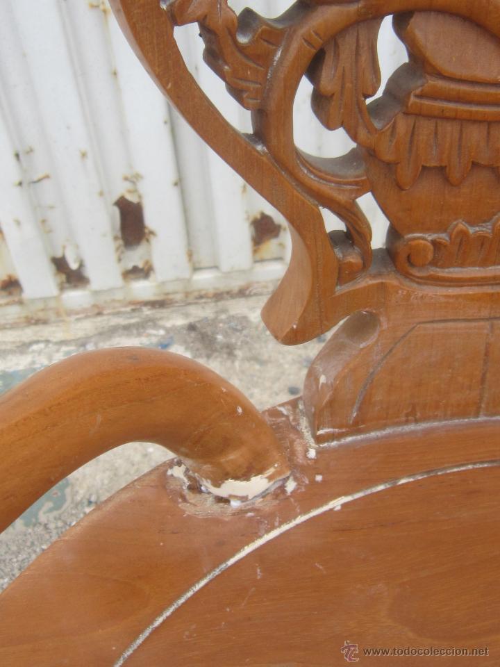 Antig&uuml;edades: SILLON EN MADERA TALLADA - Foto 10