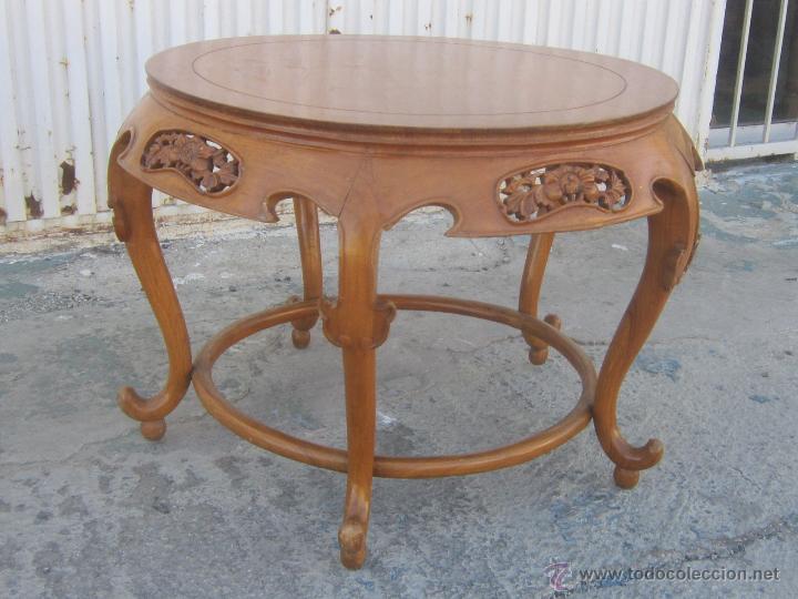 Antig&uuml;edades: MESA BAJA EN MADERA TALLADA - Foto 1