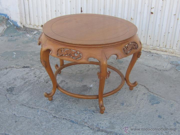 Antig&uuml;edades: MESA BAJA EN MADERA TALLADA - Foto 4