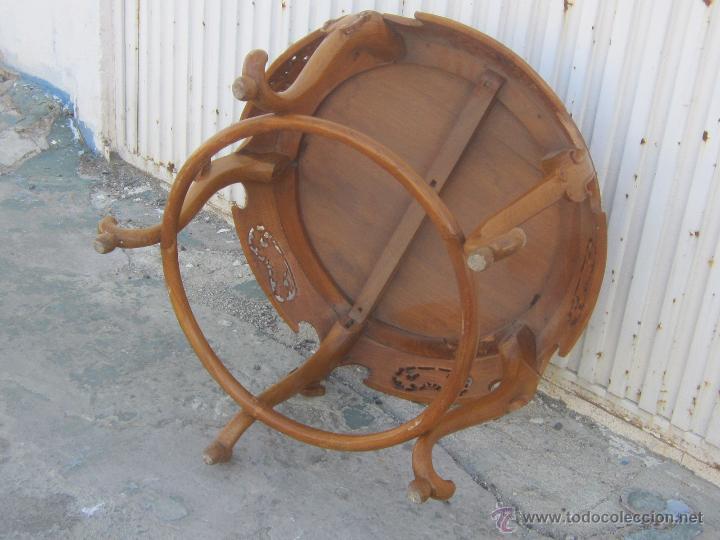 Antig&uuml;edades: MESA BAJA EN MADERA TALLADA - Foto 11