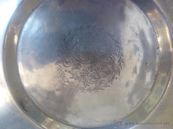 Antig&uuml;edades: plato de esta&ntilde;o - Foto 2