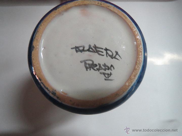 Antig&uuml;edades: JARRA DE TALAVERA FIRMADA. - Foto 2