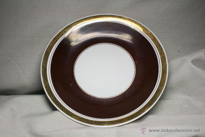 Antig&uuml;edades: Plato de cer&aacute;mica. Detalles de oro. - Foto 1