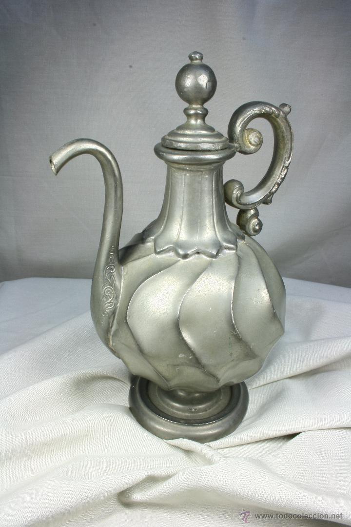 Antig&uuml;edades: Jarra infusiones. Art Dec&oacute;. Esta&ntilde;o.