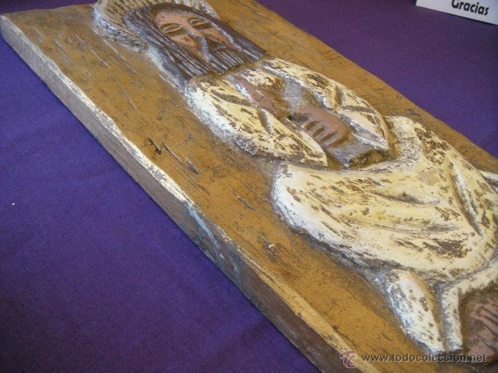 Antig&uuml;edades: RELIEVE EN MADERA TALLADA CRISTO. - Foto 3
