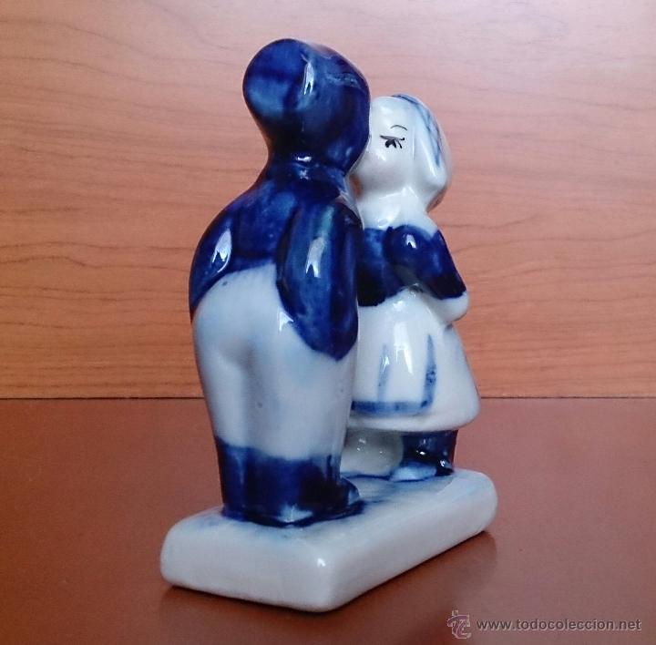 Antigüedades: Antigua figura de pareja de Holandeses en porcelana . - Foto 4 - 49033703