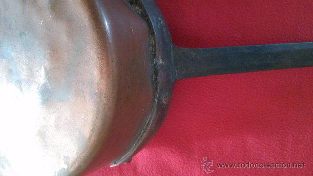 Antig&uuml;edades: ANTIGUO CAZO DE COBRE CON MANGO DE FORJA - Foto 2