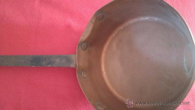 Antig&uuml;edades: ANTIGUO CAZO DE COBRE CON MANGO DE FORJA - Foto 5