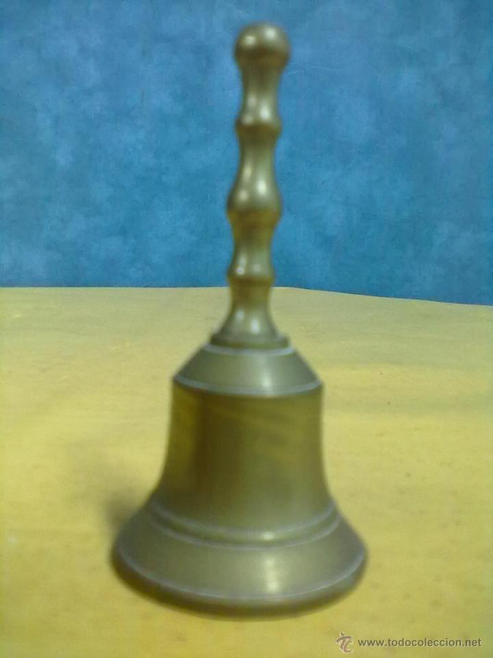 Antig&uuml;edades: PEQUE&Ntilde;A CAMPANILLA SERVICIO BRONCE - Foto 1