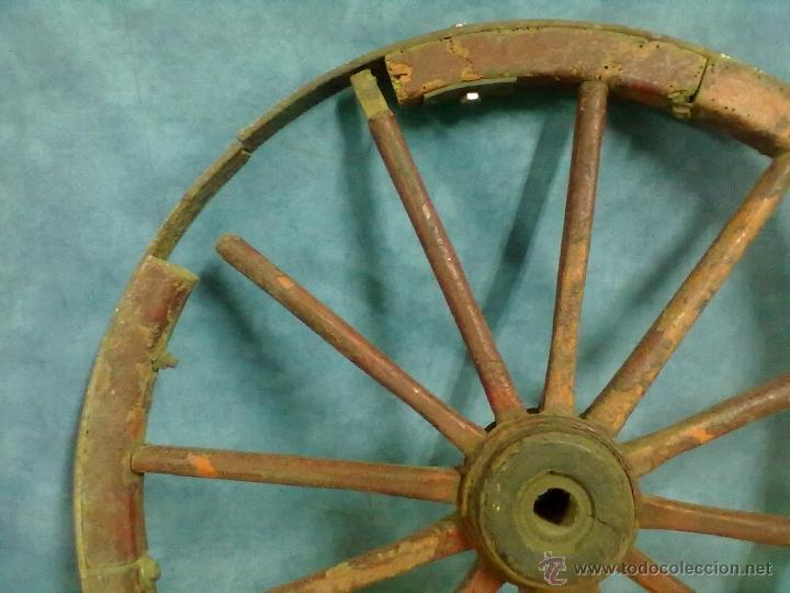 Antig&uuml;edades: RUEDA RADIOS CARRO CARRETA - Foto 3