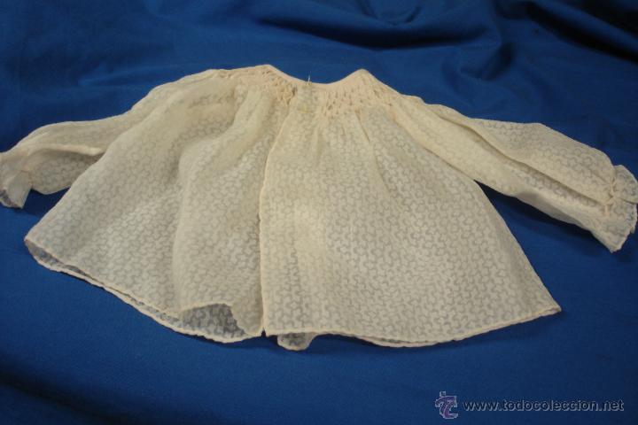 Antig&uuml;edades: CAMISA DE BEBE CON NIDO DE ABEJA N&ordm; 2 - Foto 2