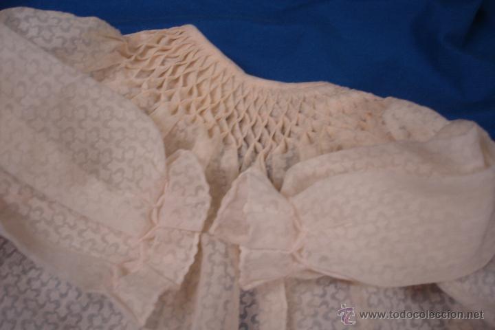 Antig&uuml;edades: CAMISA DE BEBE CON NIDO DE ABEJA N&ordm; 2 - Foto 3