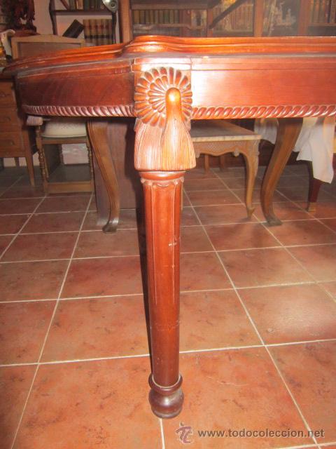 Antig&uuml;edades: G Mesa de comedor en caoba con marqueteria y lazos - Foto 2