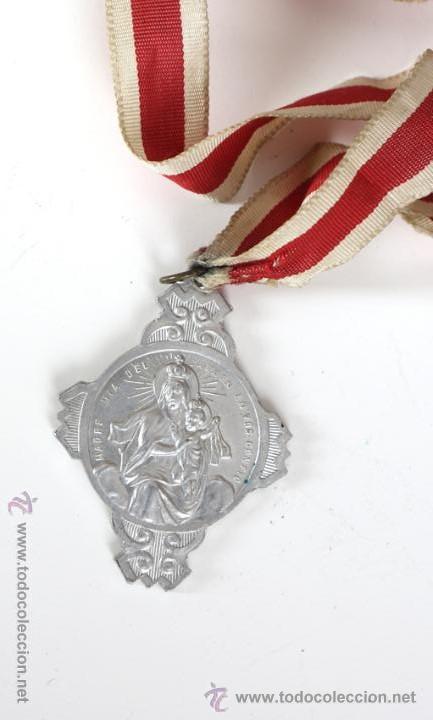 Antig&uuml;edades: **ANTIGUA MEDALLA CON CINTA, NO ES PLATA** - Foto 3