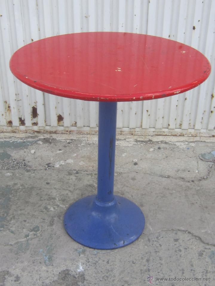Antig&uuml;edades: mesa en hierro repintado con tablero de madera - Foto 1