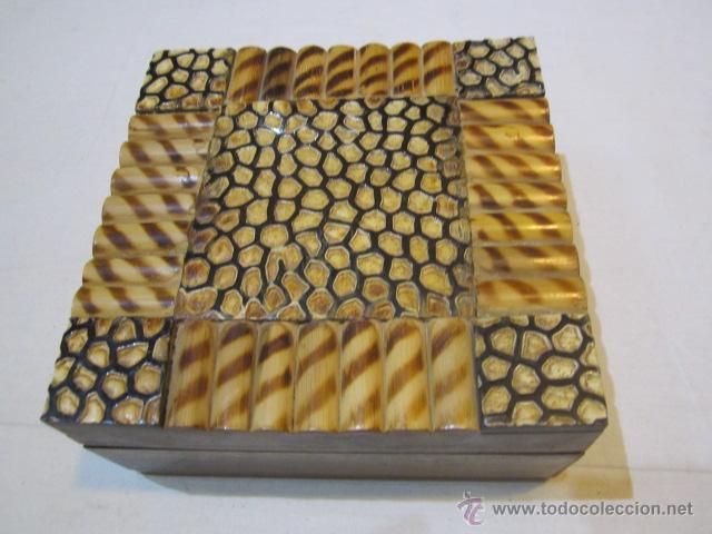 Antig&uuml;edades: Preciosa caja de varias maderas cuadrada. - Foto 1