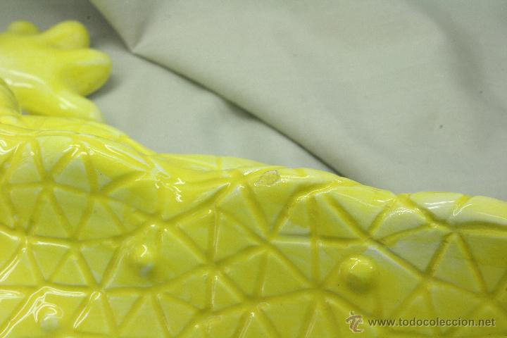 Antig&uuml;edades: Salamandra Amarilla Gaud&iacute;. Parque G&uuml;ell. - Foto 7