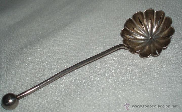 Antig&uuml;edades: cucharon antiguo en forma de concha de plata - Foto 3
