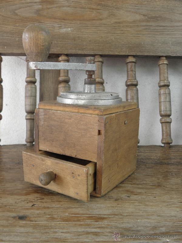 Antiquit&auml;ten: Molinillo de cafe antiguo en madera y aluminio