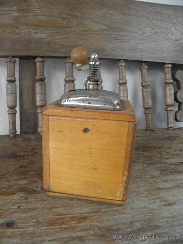 Antig&uuml;edades: Molinillo de cafe antiguo - marca MEFA - madera y metal - Foto 3