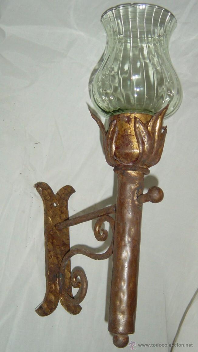 Antig&uuml;edades: Aplique de pared imitando a una antorcha - Foto 2