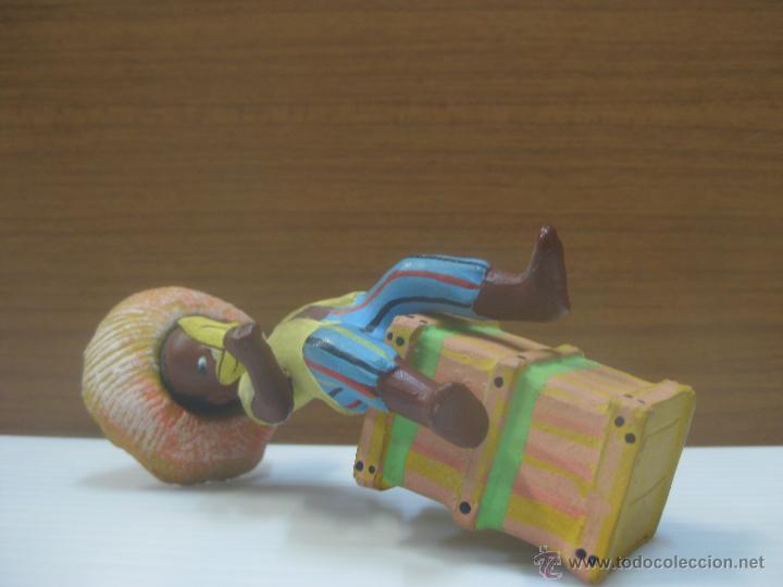 Antig&uuml;edades: figura ni&ntilde;o comiendo platano - Foto 3