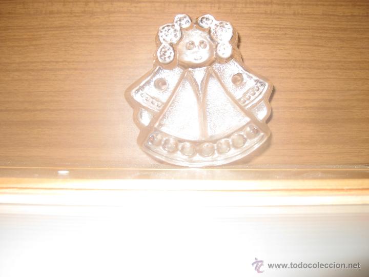 Antig&uuml;edades: pisapapeles ni&ntilde;a - Foto 2