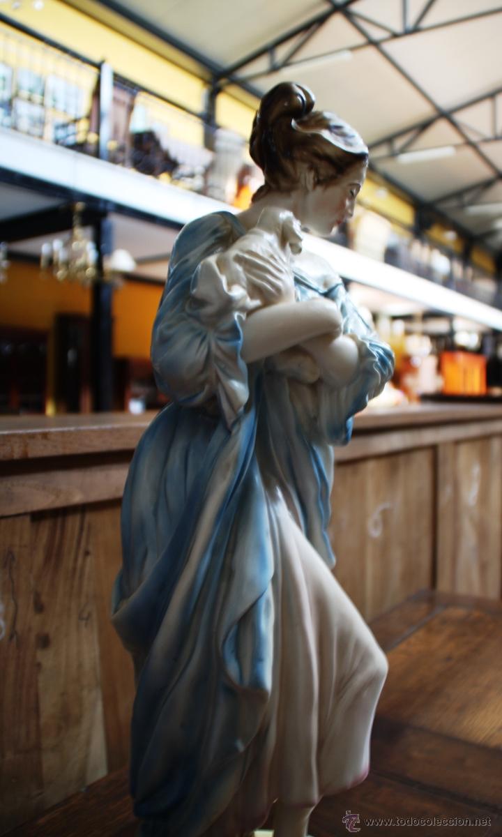 Antig&uuml;edades: FIGURA DE MUJER EN YESO. REF. 5866 - Foto 6