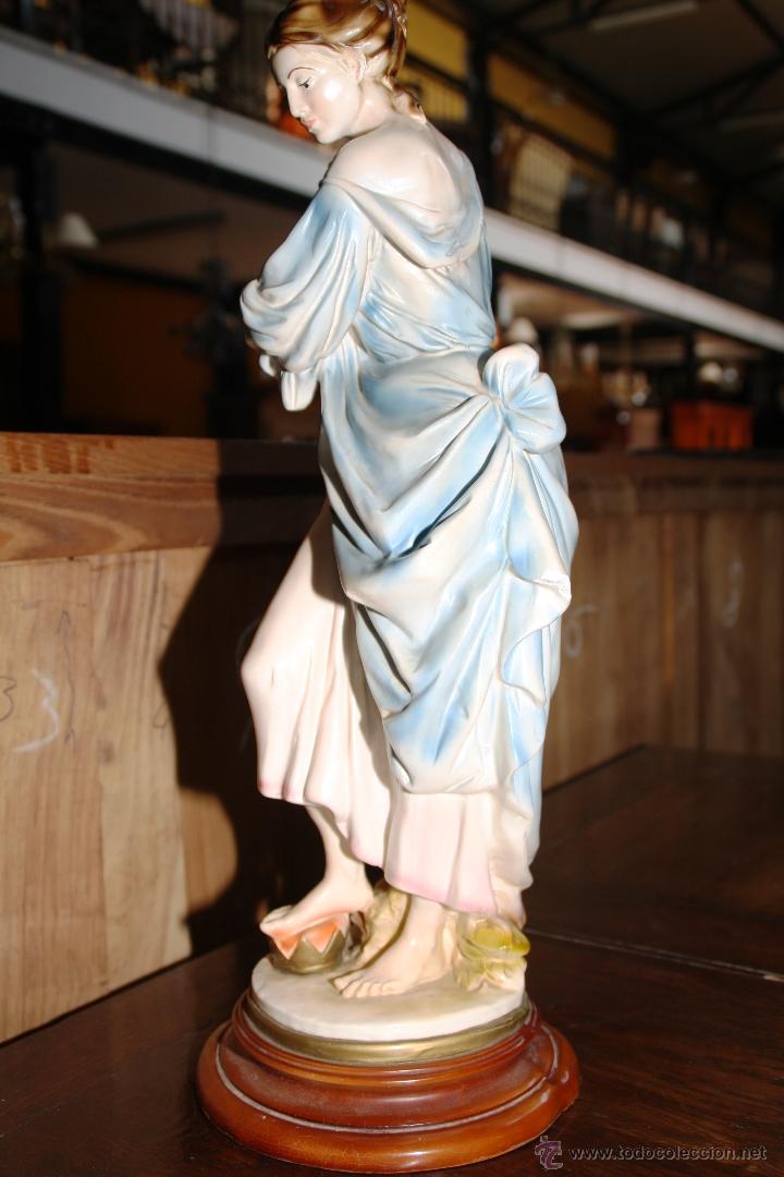 Antig&uuml;edades: FIGURA DE MUJER EN YESO. REF. 5866 - Foto 7