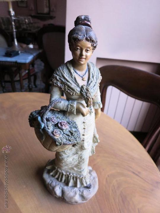 Antig&uuml;edades: FIGURA DE MUJER ,ESCUELA DE BENLLIURE - Foto 1