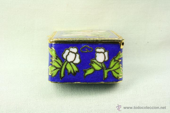 Antig&uuml;edades: Caja grande de esmalte cloisonn&eacute;. - Foto 2