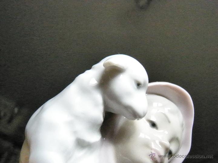 Antig&uuml;edades: FIGURA NAO (LLADRO) PASTORCILLA CON CORDERILLO - Foto 7
