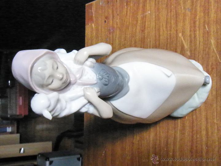 Antig&uuml;edades: FIGURA NAO (LLADRO) PASTORCILLA CON CORDERILLO - Foto 9