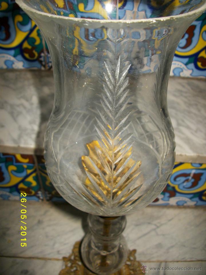 Antig&uuml;edades: LAMPARA EN BRONCE CON TULIPA TALLADA - Foto 9