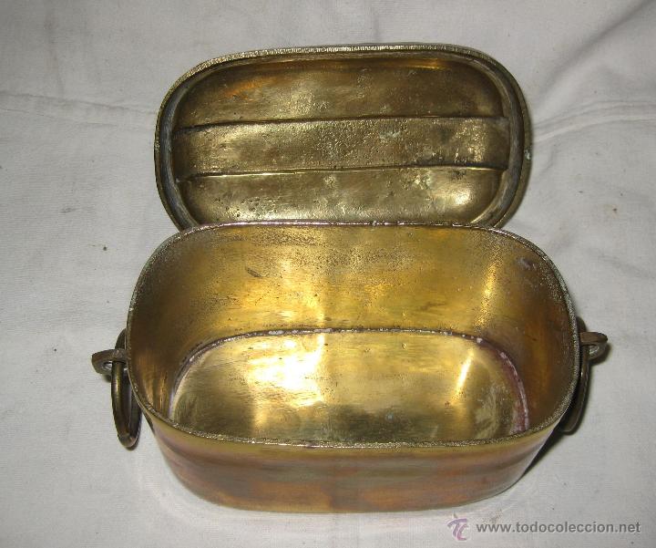 Antig&uuml;edades: CAJA PEQUE&Ntilde;A DE BRONCE DE MARCA BECARA - Foto 2