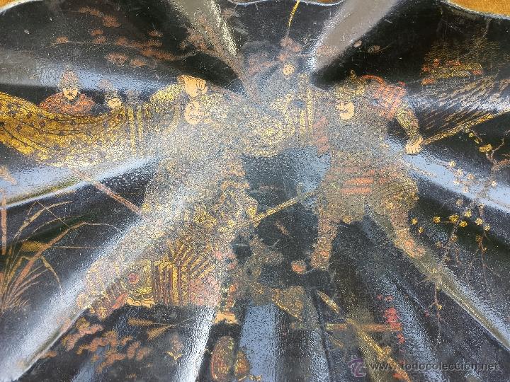 Antig&uuml;edades: Bandeja de madera Lacada con forma de concha. China - Foto 2